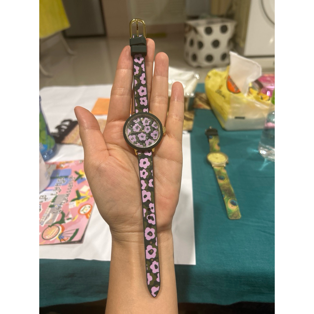 นาฬิกาข้อมือ Kate Spade New York สินค้าซื้อมาจากอเมริกา ใหม่กิ๊กยังไม่เคยใส่เลยสักครั้ง