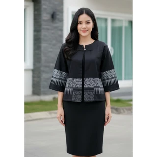 เสื้อเดรสสีดำใส่ไว้อาลัย