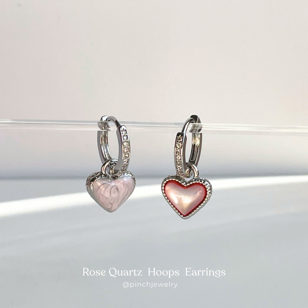 Pinch Rose Quartz  Hoops  Earrings ต่างหูหัวใจพลอยชมพู (ใส่ได้สองด้าน)
