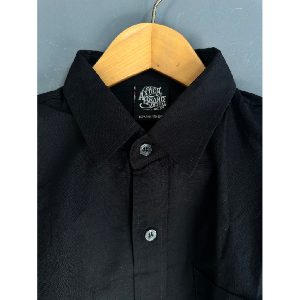 เสื้อเชิ้ตสีดำ คอปกแขนยาว ผ้าอ็อกฟอร์ด ฟรีไซส์ (L) Hopper + AXTION - รูปที่ 2