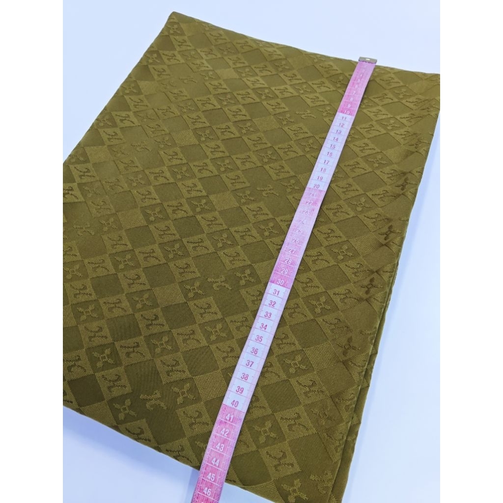 ผ้าสแปนเด็กซ์ ปั๊มนูน เนื้อนุ่มมาก ยืด หนา สวย หรู ลายไฮโซ ตัดเสื้อตัดกางเกงได้ หน้ากว้าง 170 cm มี 3 สี  #ผ้าเมตร - รูปที่ 4