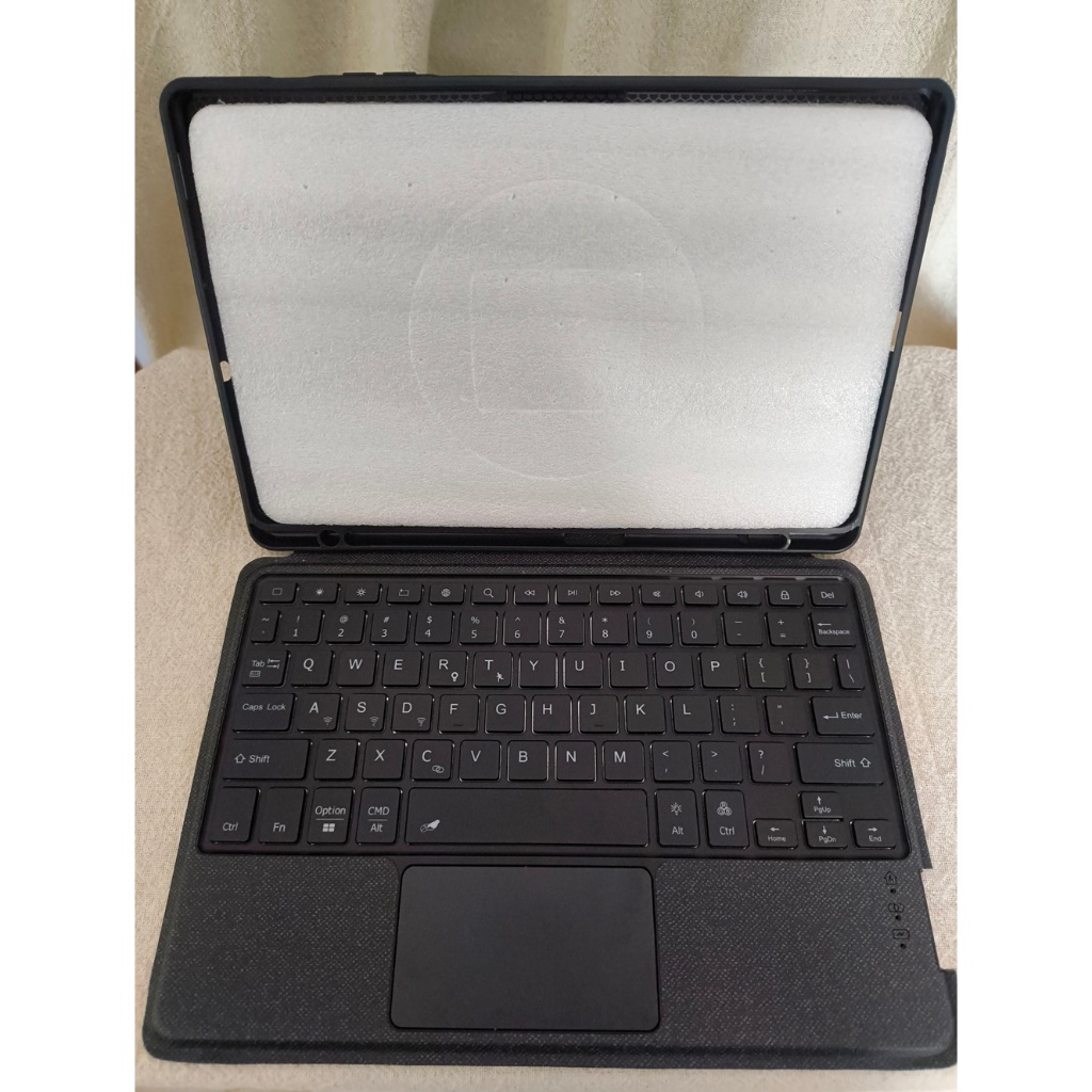 [มือสอง] เคสคีบอร์ด Samsung Galaxy S6 lite ถอดใช้งานแยกได้ *ส่งฟรี