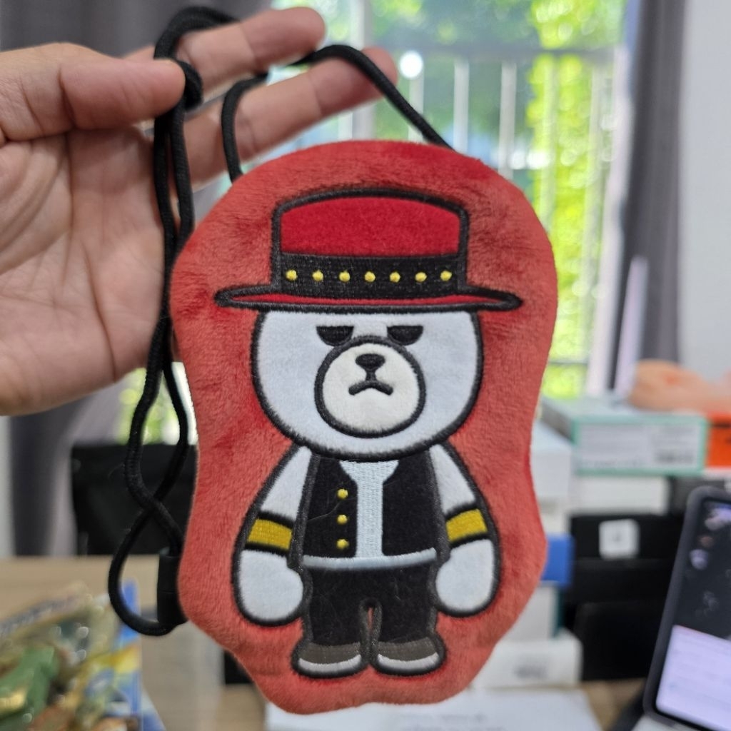 Krunk x BIGBANG กระเป๋าใส่ของ กระเป๋าใส่บัตรขนาดเล็ก เป็นการร่วมมือกันระหว่างหมี Krunk และวงเคป็อปชื