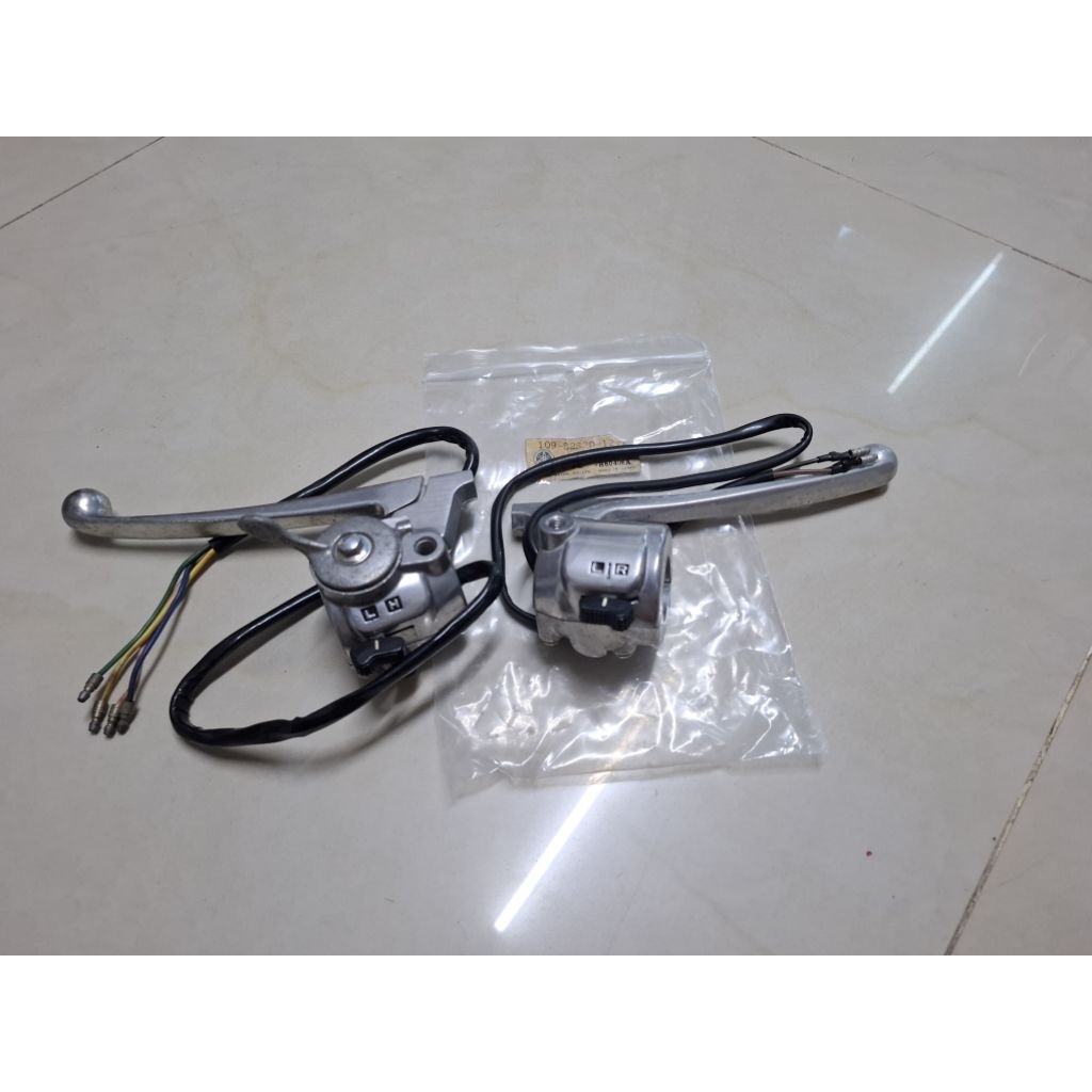 ชุดสวิทช์แฮนด์ซ้าย ขวาใส่ Yamaha YL2-YG5-YB100-YAS1-AS2-YL1-LT5-G6S-FS1 ของแท้ญี่ปุ่นใหม่เก่าเก็บสวย