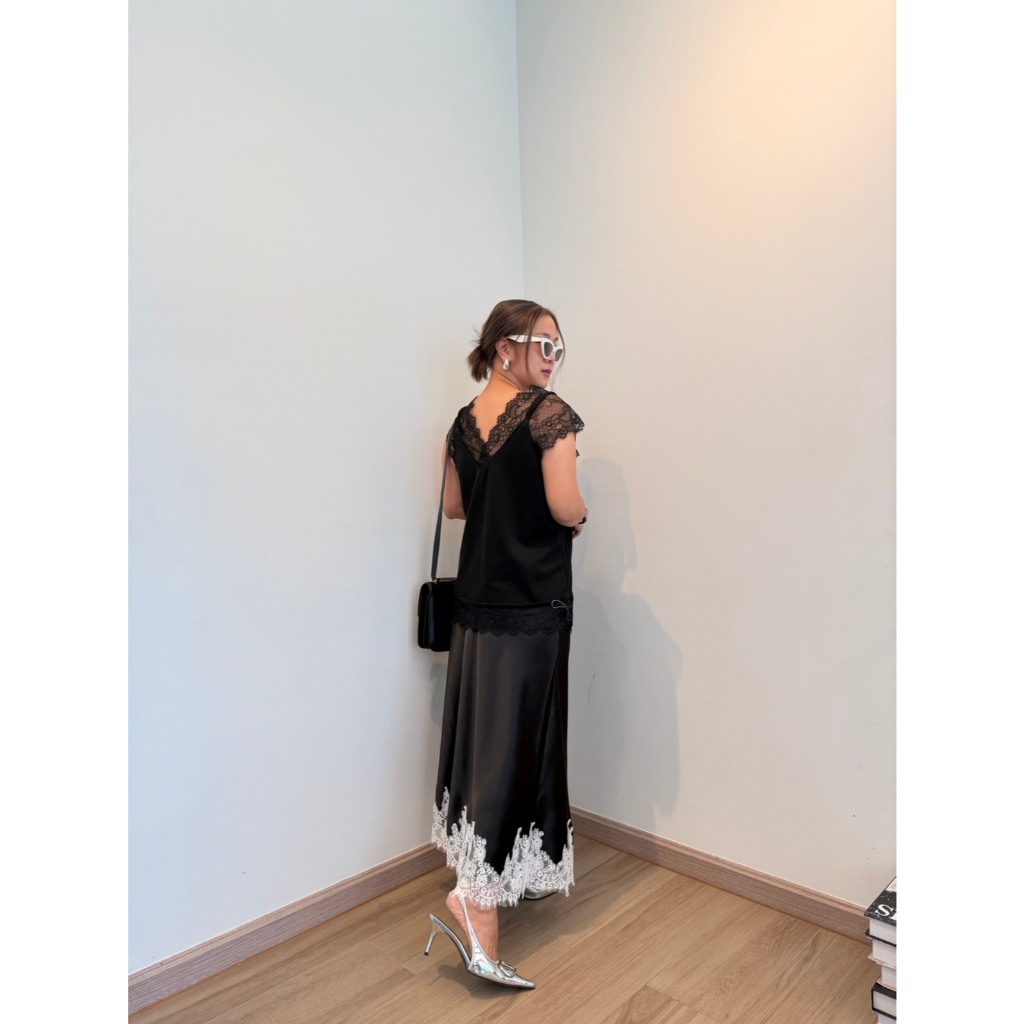 กระโปรงซาตินปลายลูกไม้ Lace Satin Skirt SS2025 - รูปที่ 2