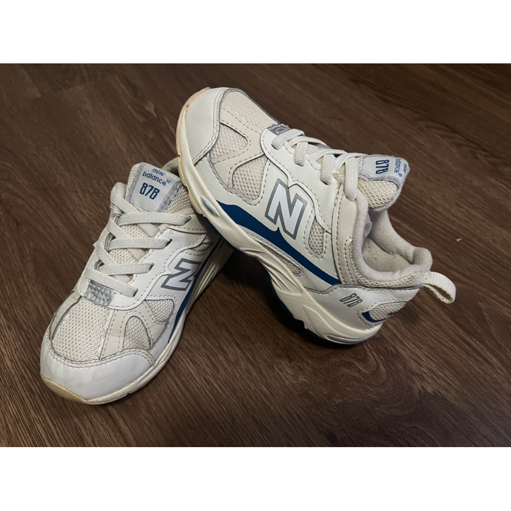 รองเท้า NB878 มือสอง