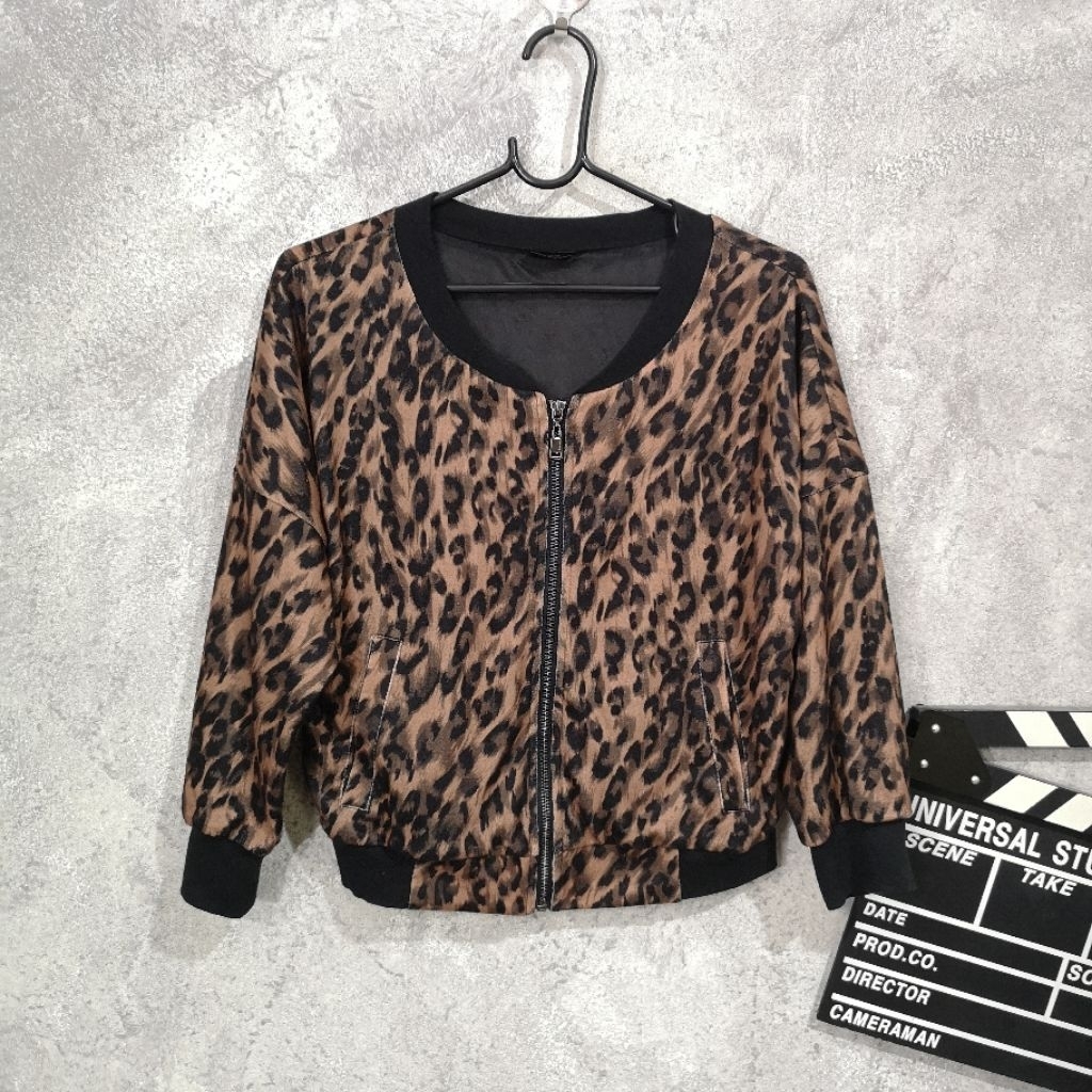 ผ้ามือสอง แจ็คเก็ตแขนยาวหญิงผ้าไหมพรม YISHION