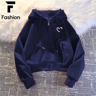 พร้อมส่ง เสื้อเเขนยาวมีฮู้ดมีหมวกเเฟชั่น เสื้อคลุมกันหนาว ปักลายหัวใจ