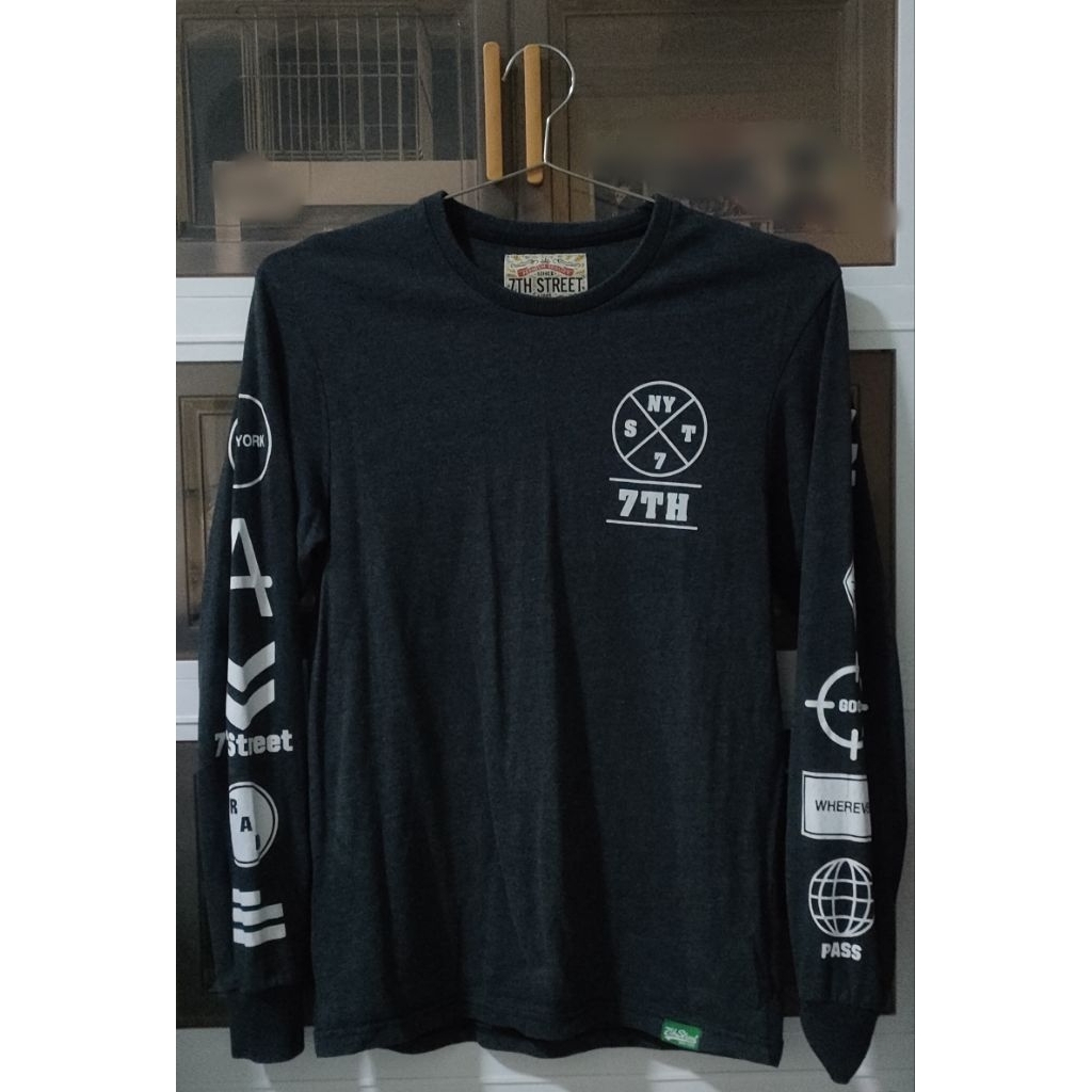 (มือสอง) เสื้อยืดแขนยาว 7th Street