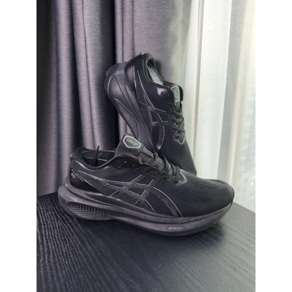 รองเท้ามือสอง Asics Kayano 30