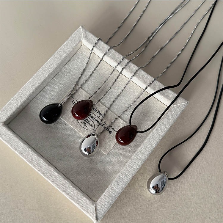Teardrop Minimal Necklace สร้อยคอสไตล์มินิมอล จี้ทรงหยดน้ำ มีหลายสี ดีไซน์เรียบง่ายแต่โดดเด่น