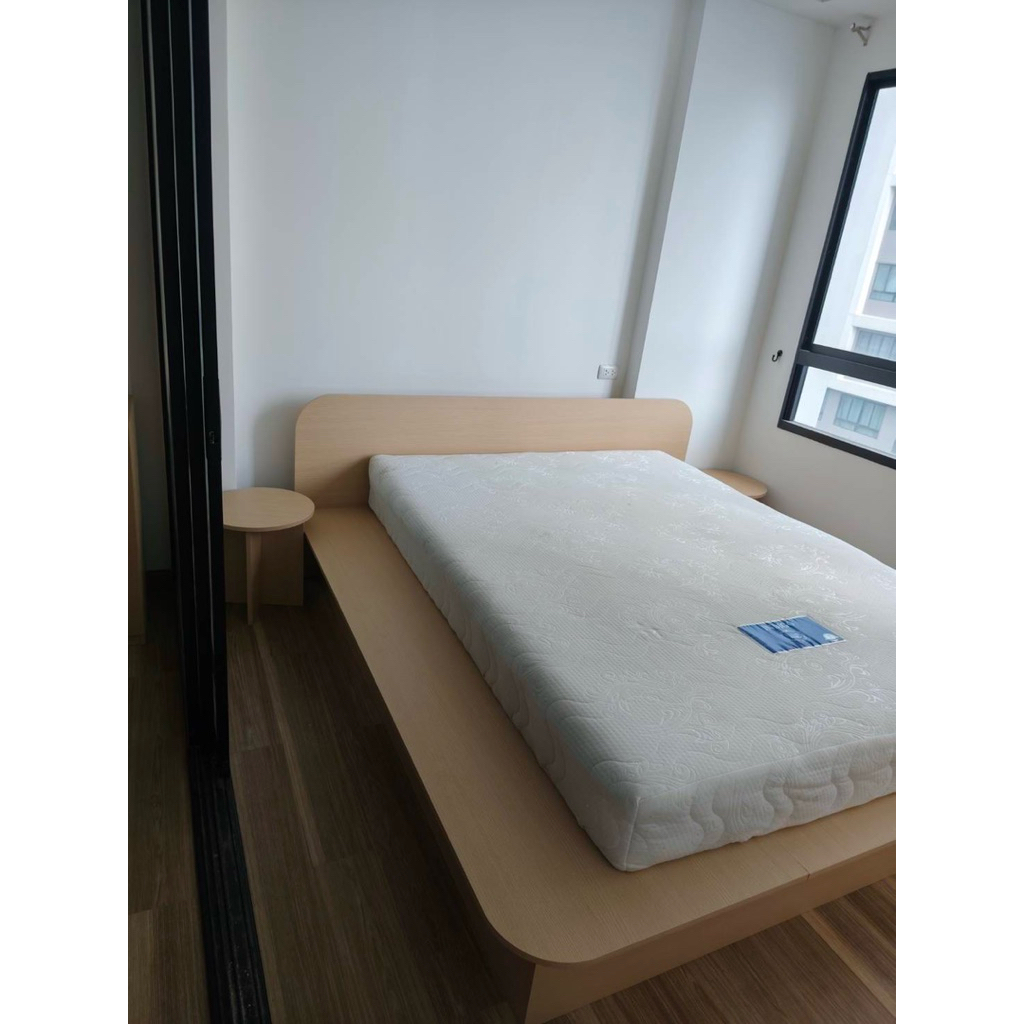 Po Furniture เตียงมินิมอล 3.5 ฟุต ฐานสูง 300 mm. เรียบง่ายดูดีเข้าได้กับห้องหลายสไตล์ **สินค้าประกอบเอง**