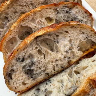 Cheese Sourdough ขนมปังซาวโดว์ผสมชีส