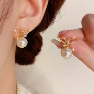 Vipalis ต่างหูมุกโบว์ ประดับเพชร CZ | ก้านเงินแท้ 925 | ดีไซน์หวานหรู ใส่ได้ทุกโอกาส พร้อมส่ง