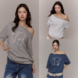 Prey เสื้อปาดไหล่โอเวอไซส์ p logo oversize off shoulder