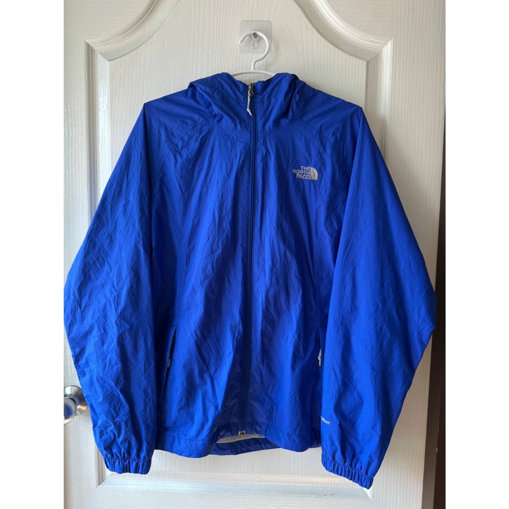 เสื้อกันหนาว the north face แท้!! มือสอง  hyvent อก 42-44 ยาว 26 ไม่มีตำหนิ