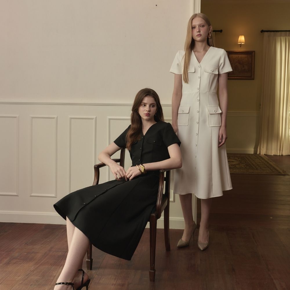 MAVE เดรสรุ่น Petal dress สี Black,White