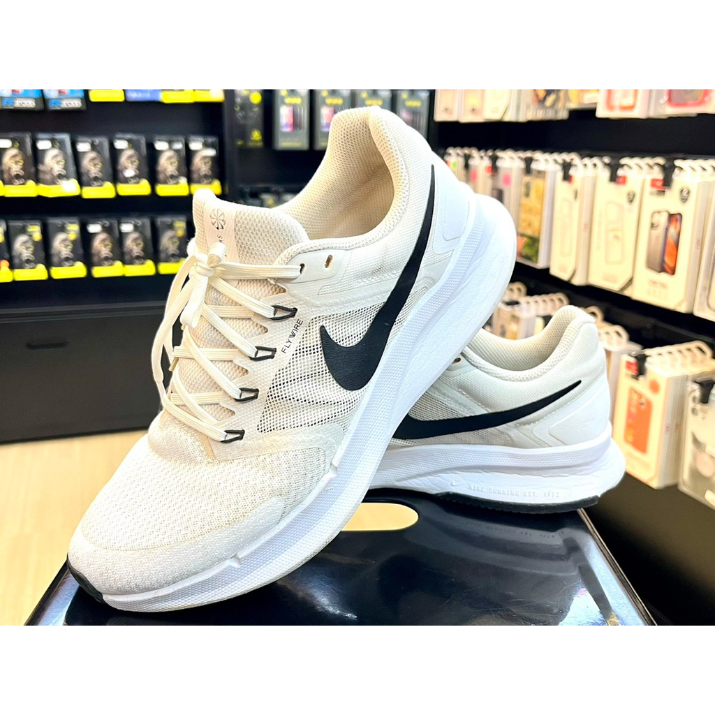 Nike Run Swift 3 มือสอง