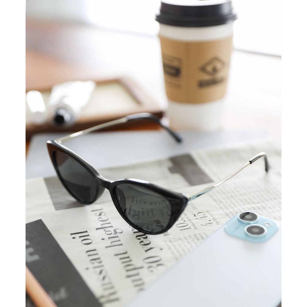 niko and ... Original cat-eye fashion glasses and sunglasses