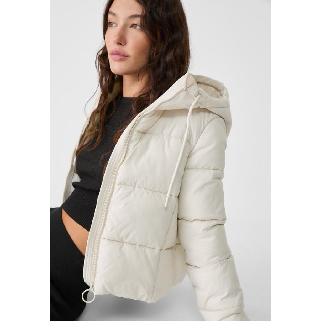 Stradivarius padded jacket with hood แท้ %