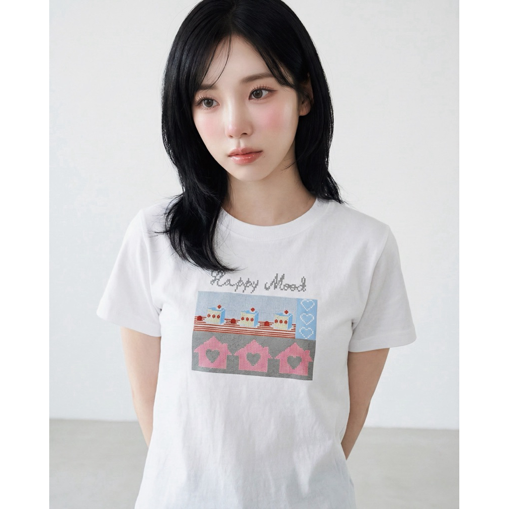 Mappi Tee เสื้อยืดผู้หญิง สีขาว ลาย Happy Mood พิกเซลน่ารัก สไตล์เกาหลี มินิมอล ใส่สบาย