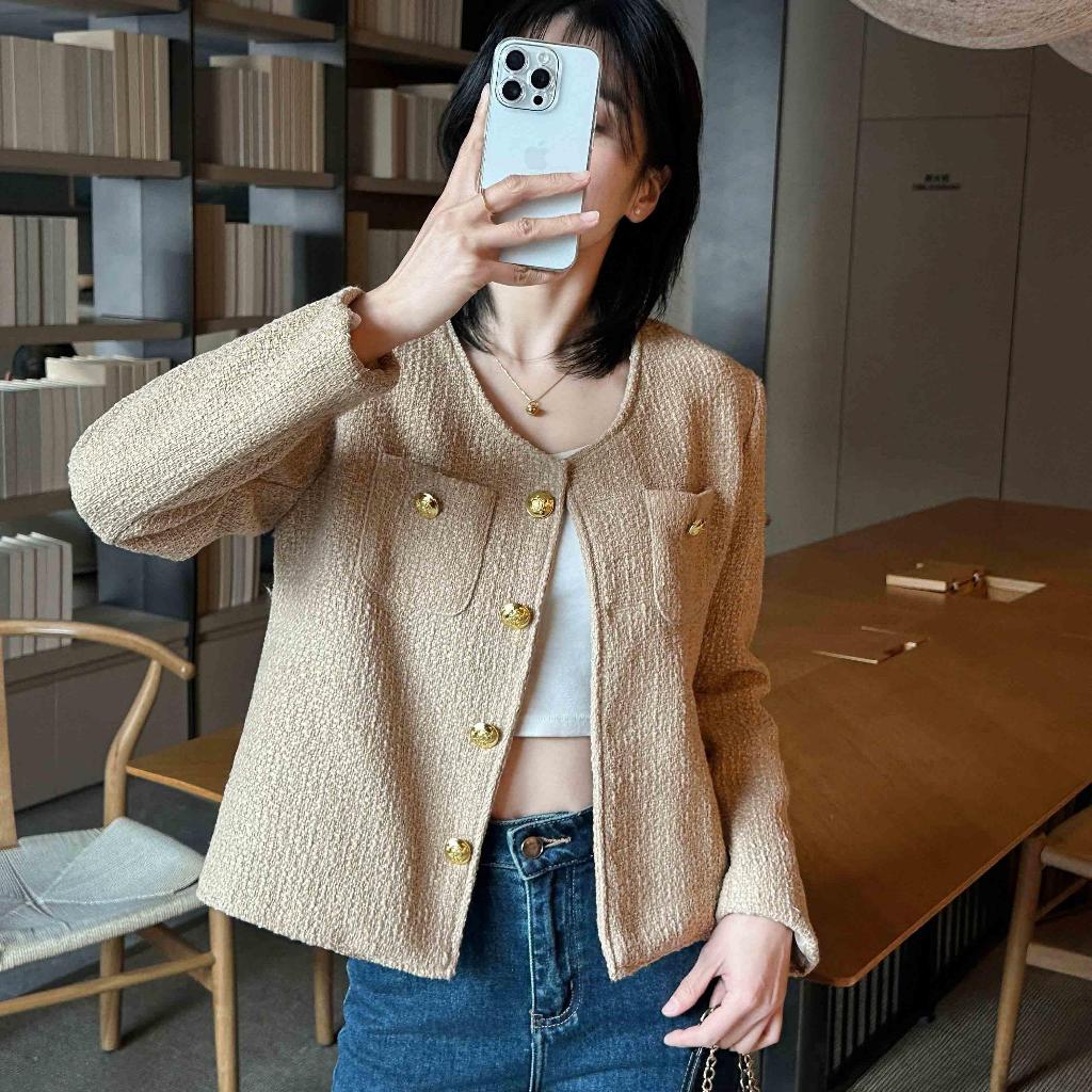 2025 รูปแบบใหม่ ✨ ผู้หญิง มินิมอล | เสื้อแขนยาว Blazer สไตล์ชาเนล | ถักไหมพรม กระเป๋า อ๊อฟ พร้อมส่ง 🌈