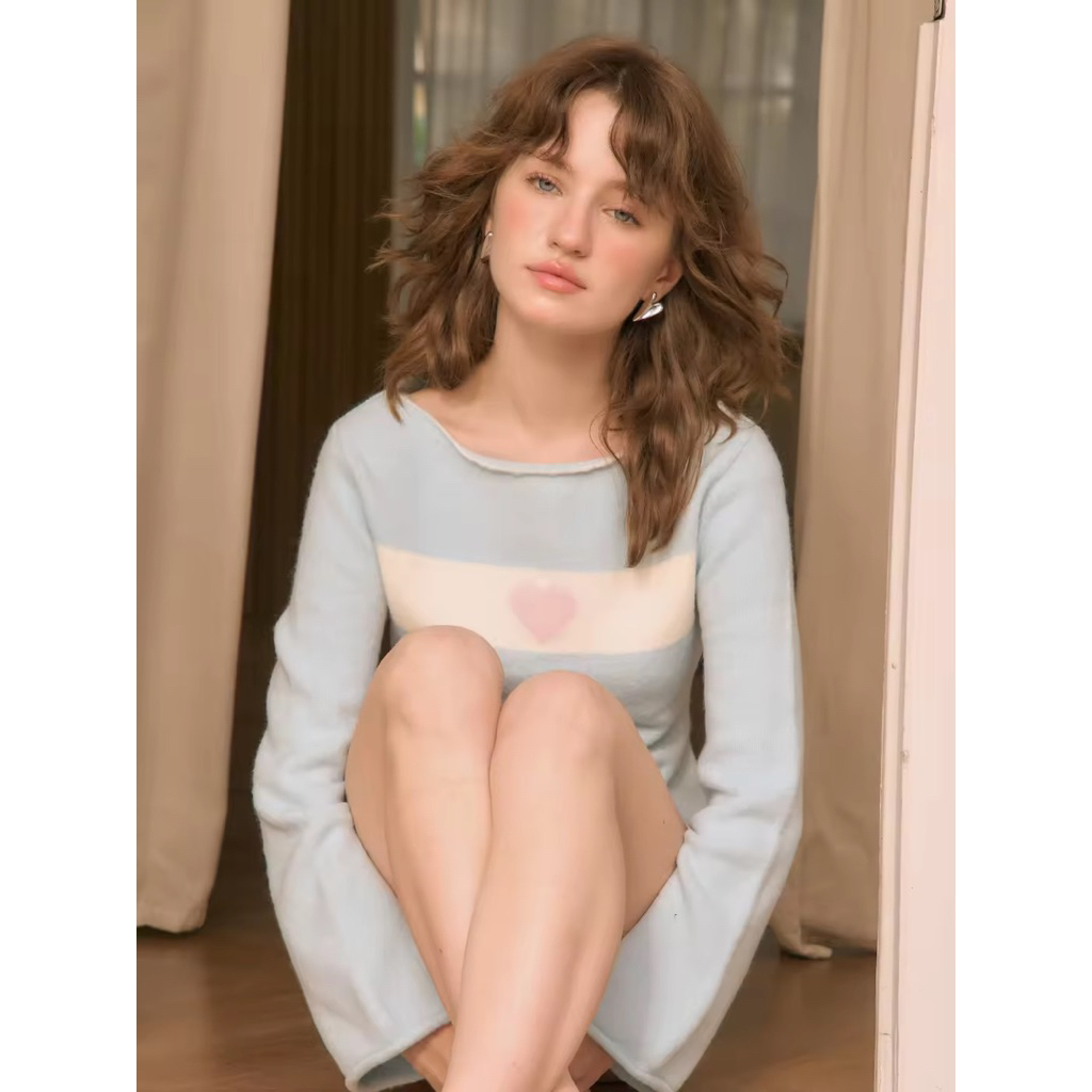 HEARTEYES LONG SLEEVE TOP SKYPUFF | เสื้อ แขนยาว กันหนาว ผ้านิท ไหมพรม สีฟ้า