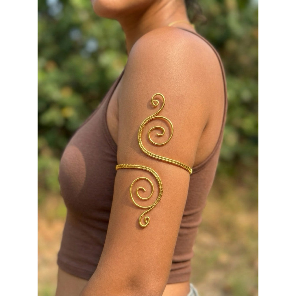 Julie Necklace🪞✨( พร้อมส่ง )กำไลต้นเเขน อลูมิเนียม ไม่ลอกดำ บีบง้างปรับขนาดได้