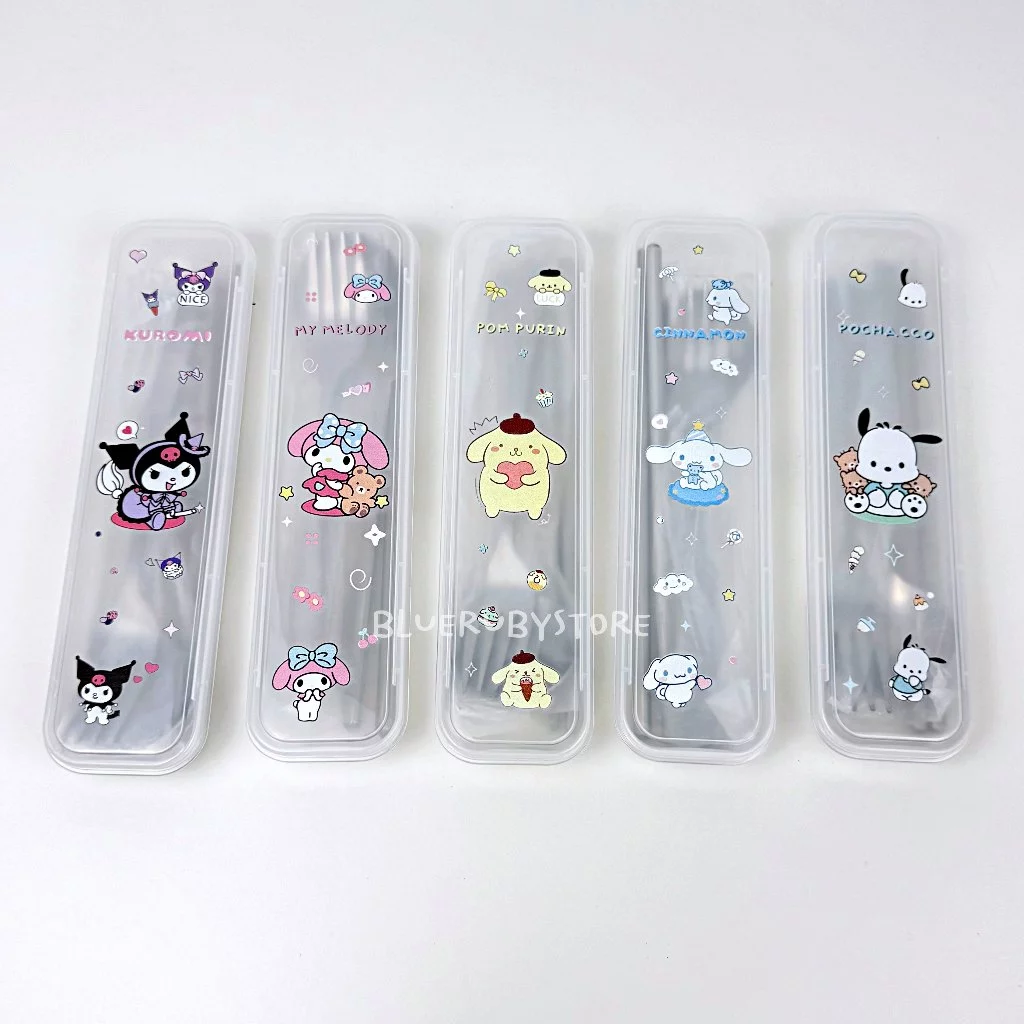 พร้อมส่ง💕 ชุดช้อนส้อมสแตนเลส พร้อมตะเกียบ ลายการ์ตูน ชุดช้อนส้อมพกพา พร้อมกล่อง