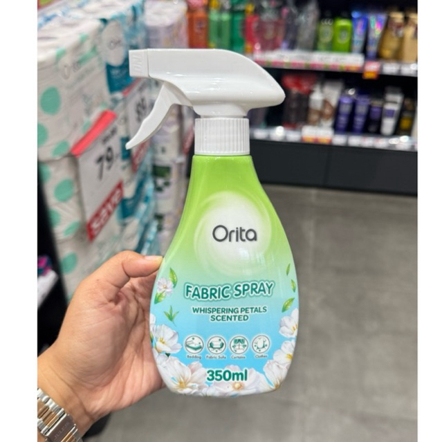 Orita โอริต้า ผลิตภัณฑ์สเปรย์ผ้าหอม กลิ่นวิสเพอริ่ง เพทัลล์ 350มล. ด้วยเทคโนโลยีกักเก็บความหอมในแคปซ