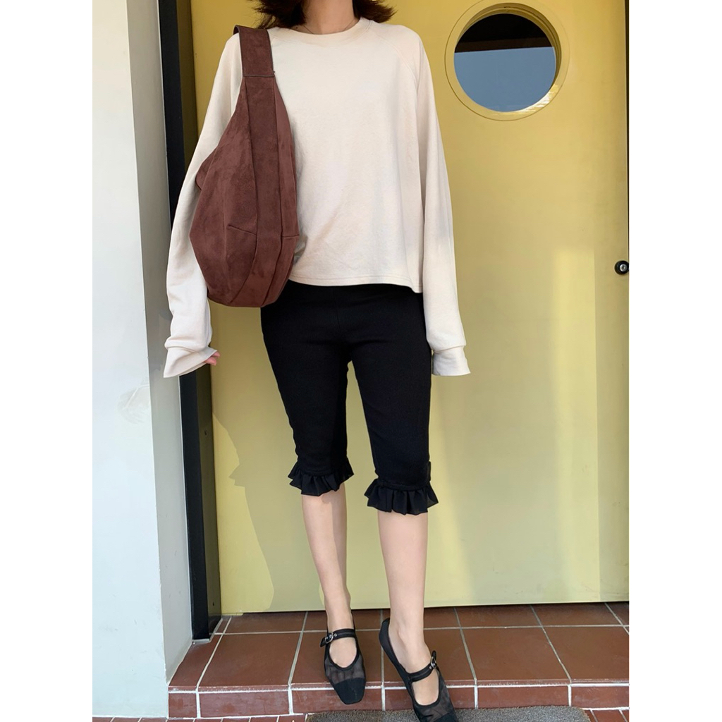 Charlotte Irony | Ruffle Capri Pants