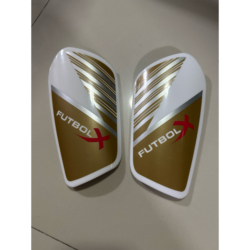 Futbol X สนับแข้งเตะฟุตบอล