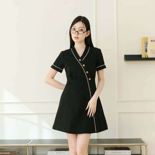 La Mignonne (XS-5XL) Solande Kahili Dress เดรสใส่ทำงาน สีสุดละมุน ติดตกแต่งความน่ารักเบาๆด้วยกระดุมทองปังๆ
