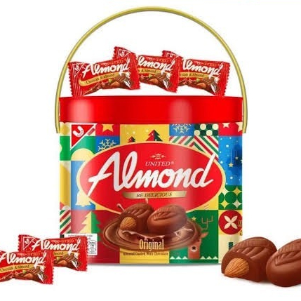 United Almond chocolate ช็อคโกแลตอัลมอลด์ถังเหล็ก (ลายChristmas)