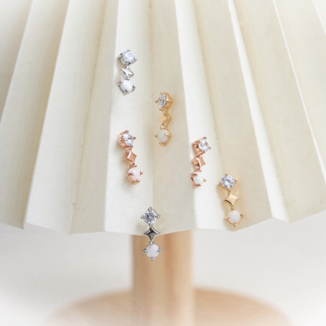 earika.earrings - Falling Frost  ต่างหูห้อยโอปอล เพชรวิ้งค์ วัสดุสแตนเลส (stainless steel) เหมาะสำหรับคนแพ้ง่าย