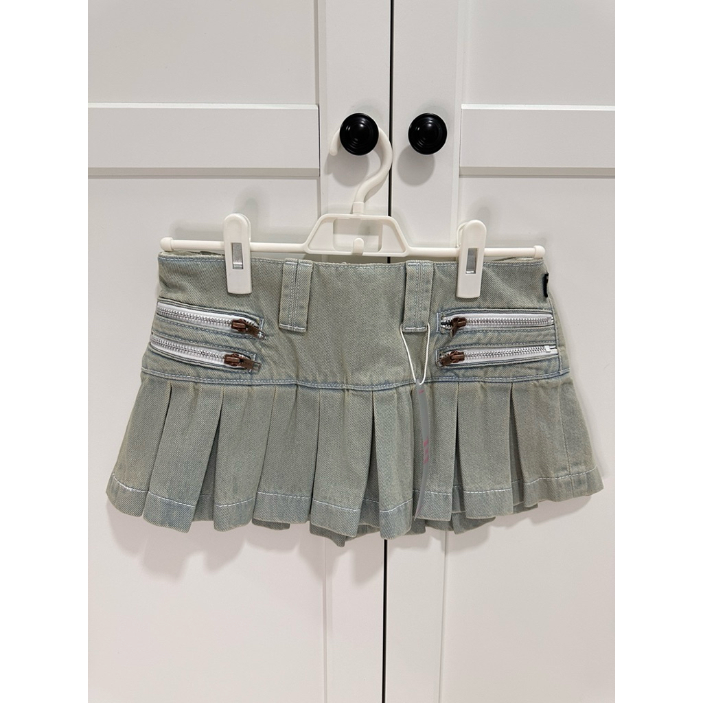 What She Wear size s กระโปรงยีนส์เอวต่ำ ชุดเวียดนาม ชุดไปคอน