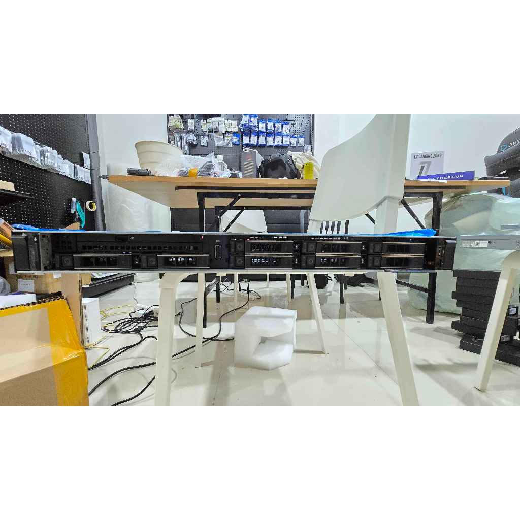 Dell Poweredge R640 Rack Server 8 Bay CPU Gold 6154 36C/72T 3.0GHz RAM 64GB RAID H730P PSU 2x750W