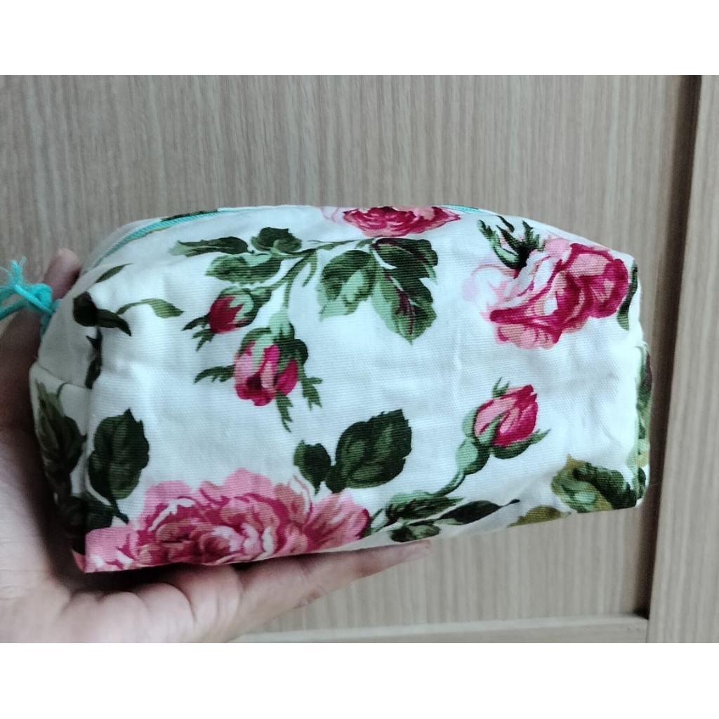 🌺กระเป๋าเครื่องสำอางค์ผ้าคอตตอนพิมพ์ลาย ซิป ykk งานญี่ปุ่น🌺