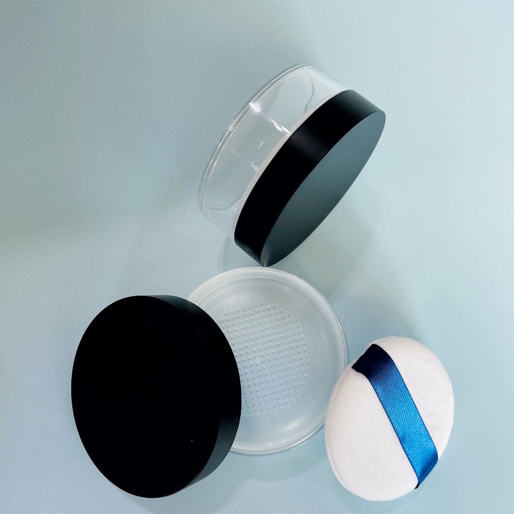 ตลับแป้งฝุ่น**ขนาดใหญ่ พร้อมพัฟขาวริบบิ้นดำ มีขายร้านเราเท่านัั้น พร้อมส่งจากไทย** ขนาด8.8cm พร้อมพัฟหนานุ่มขนาด7.5cm