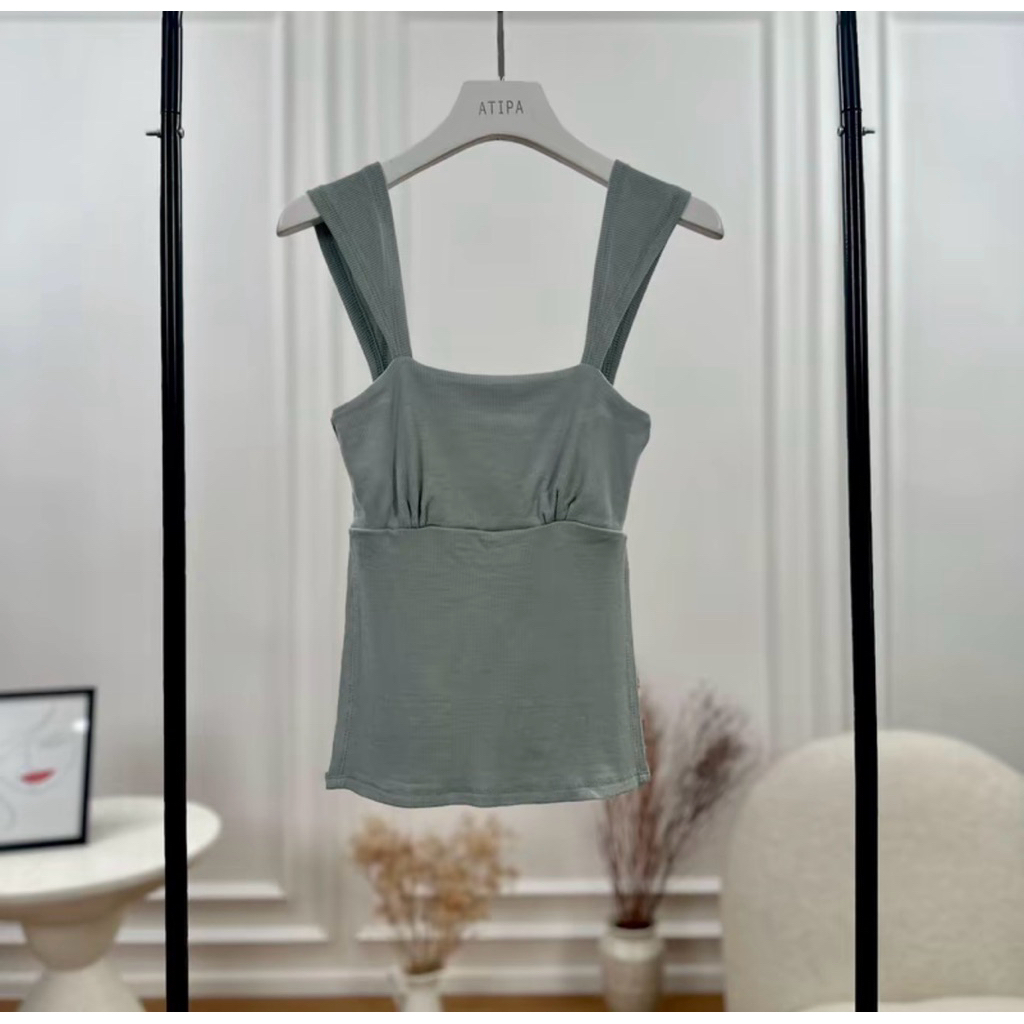 Atipa Grainny Tank เสื้อกล้ามผ้าร่อง มีสีเขียว รูปตอนใส่ดูรูปที่2