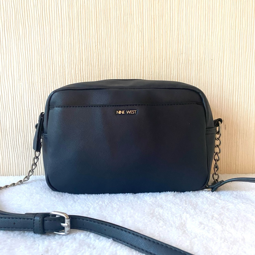 กระเป๋าสะพาย Nine West สีดำ