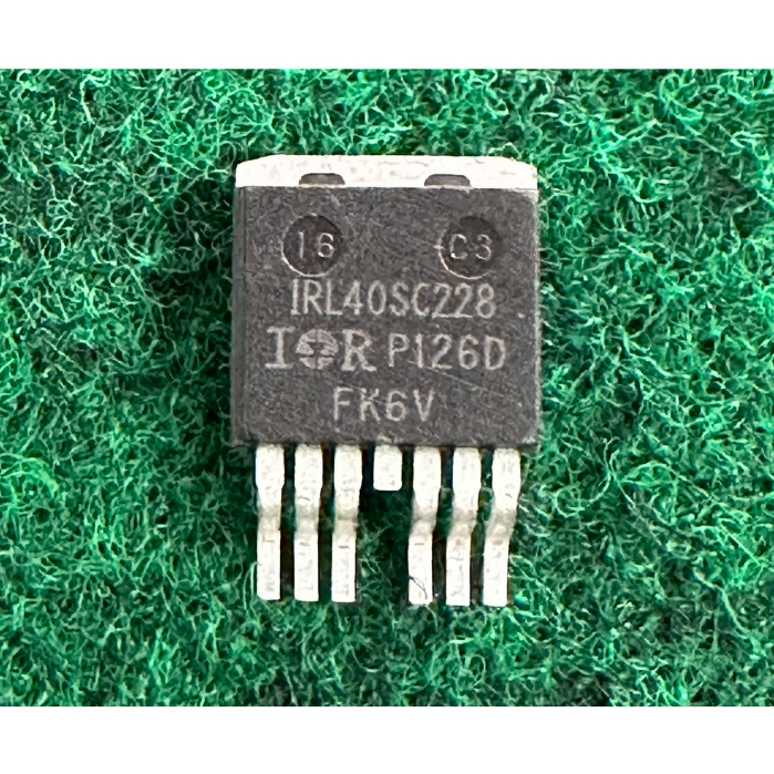 IRL40SC228 557A , IRL40SC209 40SC209 , IC IRL จำนวน 1 ตัว
