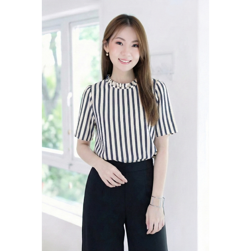 Narinari : MT6752.1 Ruff Bow Collar Blouse เสื้อคอจีบตั้ง