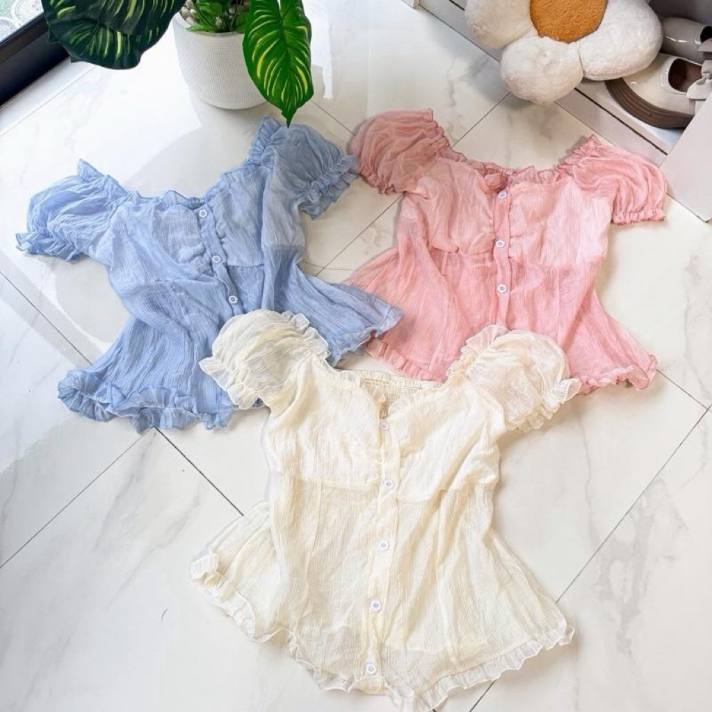 เสื้อเปิดไหล่( อก 34-46 )จีบอกแต่งกระดุมน่ารัก Bow 🎀