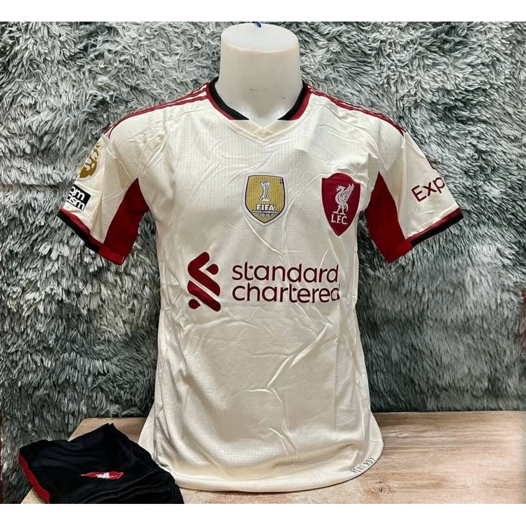 เสื้อกีฬายอดนิยมประจำปี 2025/26 👉 มีให้เลือกหลายขนาด M LXL 3XL 🗒️ 👉 มีทั้งแบบเสื้อและกางเกง