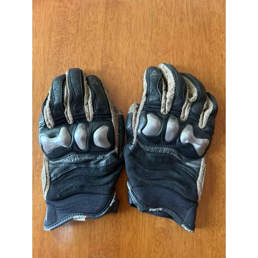 ถุงมือขี่มอเตอไซค์ Dainese