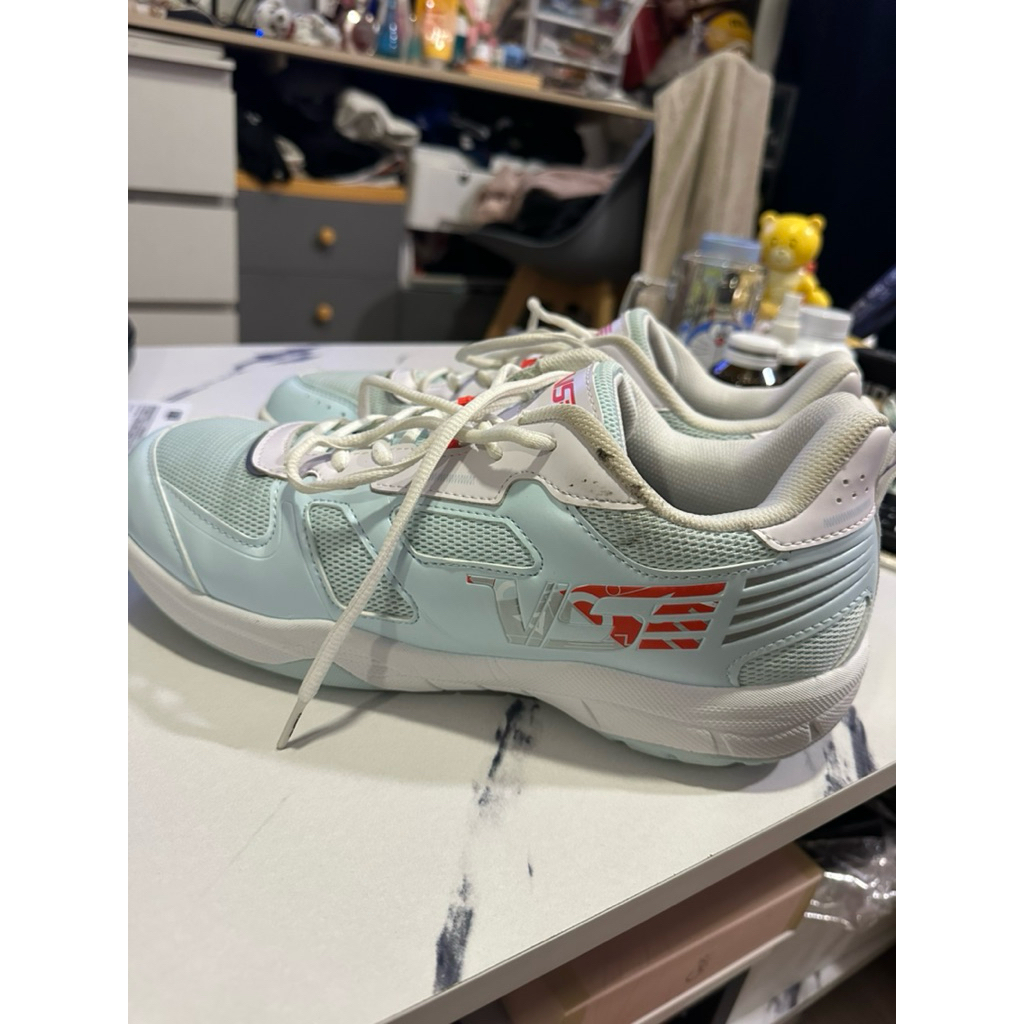 ปล่อยต่อรองเท้าแบดสำหรับคนเท้าใหญ่ VS169