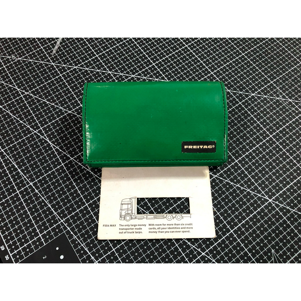 พร้อมส่ง  - กระเป๋าสตางค์ Freitag F554 Max / สี เขียว ไส้ เทา - สภาพสวย ใช้งานปกติ - ของแท้ 💯
