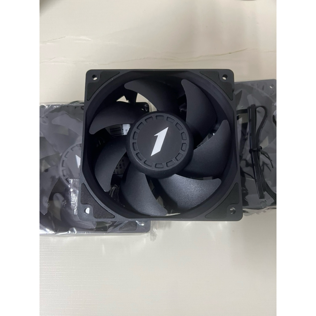 1ST Player 4000 Rpm High Airflow PWM + ชุดน็อตสำหรับเคสและชุดน้ำ
