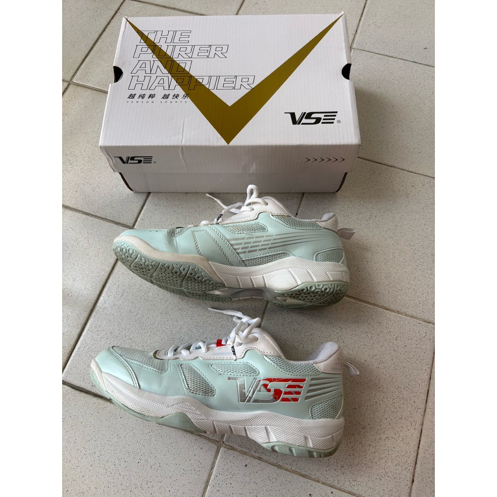 รองเท้าแบดมินตัน VSE VS169B  มือ 2 สภาพใช้งาน พื้นดี